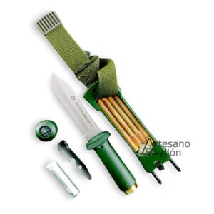 Cuchillo Aitor Jungle King III con kit de supervivencia desplegado y funda abierta