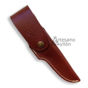 Cuchillo Cudeman Akeley 254-C dentro de su funda de cuero marrón