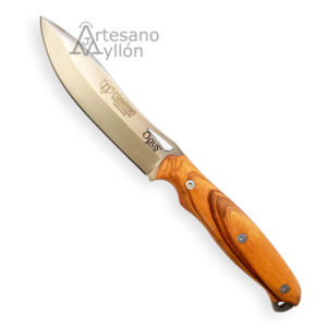 Cuchillo Cudeman Ness Wolf 208-LC con hoja tipo Nesmuk y mango de madera de olivo