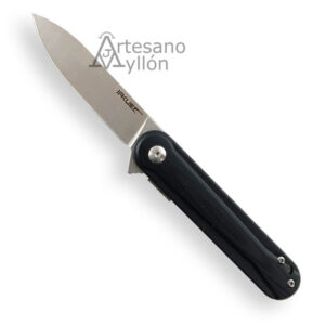 Navaja Iakue Dandy 11058 abierta, con hoja de acero D2 satinado de 7,5 cm y mango de G-10 negro con clip de enganche para bolsillo.