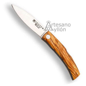 Navaja Joker Becada NO-153 abierta sobre fondo blanco, con hoja satinada y mango ergonómico de madera de olivo.