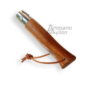Navaja Opinel NEO6 Opiflex cerrada mostrando el mango de nogal negro