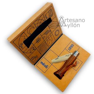 Navaja Opinel NEO6 Opiflex Nogal Negro presentada en su caja original de cartón con ilustraciones, con la navaja abierta en el interior