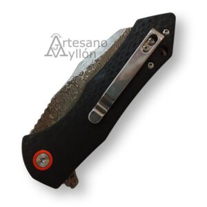 Navaja Salamandra TEK 845525 plegada con clip metálico y mango G10 negro.