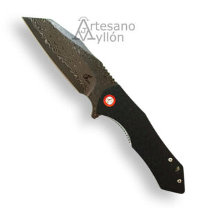 Navaja Salamandra TEK 845525 abierta con hoja damasco y mango G10 negro.