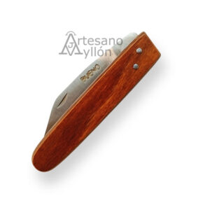 Navaja Bueno cerrada con mango de madera laminada