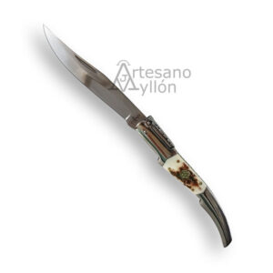 Navaja Third carraca N49C abierta con hoja de 11 cm y mango de asta de ciervo