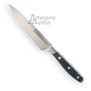 Cuchillo cocinero 3 Claveles Toledo 01531 con hoja de acero inoxidable pulido mate de 13 cm y mango negro ergonómico de POM con tres remaches metálicos, mostrado sobre fondo blanco.