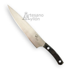 Cuchillo cocinero Salamandra modelo 411 con hoja ancha de acero inoxidable MoVa 1.4116 de aproximadamente 21,5 cm y mango oscuro ergonómico con dos remaches metálicos sobre fondo claro.