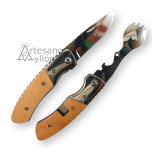 Navaja Third Multiuso F0005F separada en dos partes mostrando cuchillo y herramienta multifunción independiente con mango de madera de haya.
