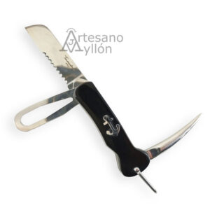 Navaja Tramuntana Contramaestre N203 abierta con hoja de acero 440, mango negro de madera de ébano con ancla metálica y herramientas náuticas desplegadas como punzón y quita nudos sobre fondo claro.