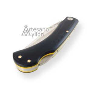 Navaja Miguel Nieto Iberia 649-G10 con hoja MOVA 1.4116 de 8 cm, mango G10 negro, separadores amarillos y bloqueo Back Lock. Fabricada en Albacete.