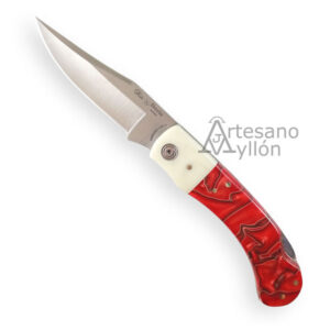 Navaja Miguel Nieto Iberia 649-MET-R con hoja MOVA 1.4116 de 8 cm, mango de micarta hueso y metacrilato rojo, bloqueo Back Lock. Fabricada en Albacete.